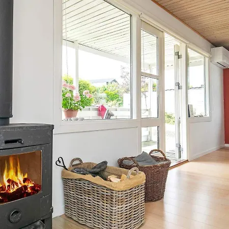 3 Person In Kerteminde-by Traum